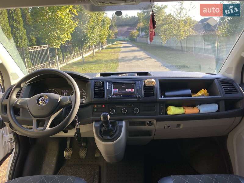 Универсал Volkswagen Transporter 2016 в Киеве