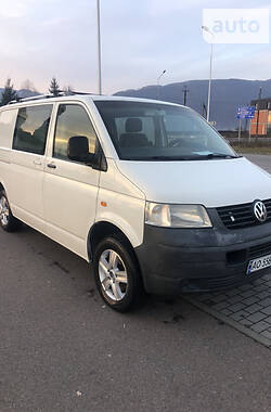 Универсал Volkswagen Transporter 2004 в Хусте