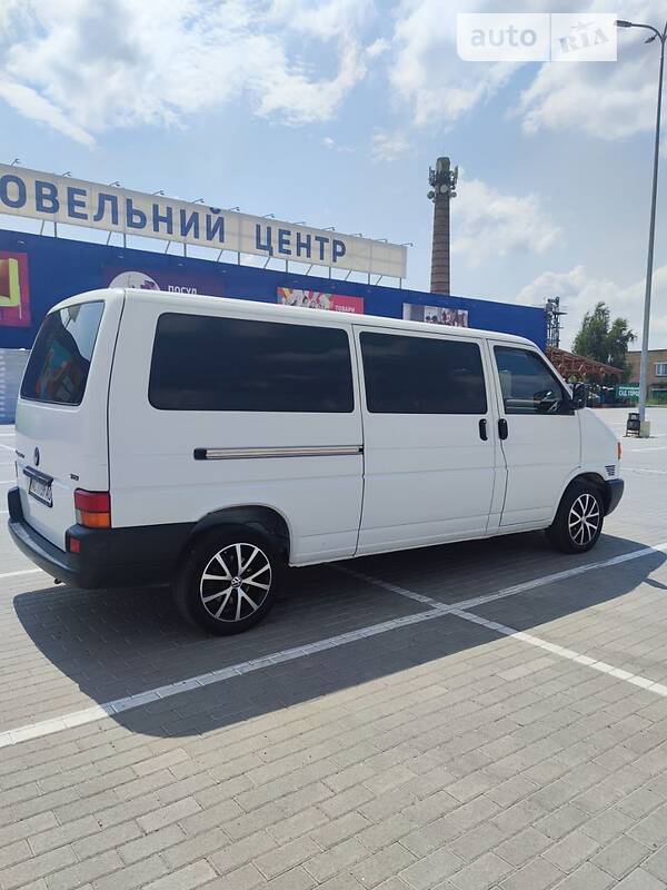 Универсал Volkswagen Transporter 2003 в Нововолынске