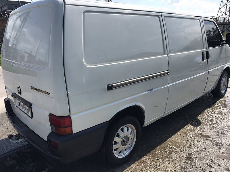 Грузовой фургон Volkswagen Transporter 2001 в Стрые