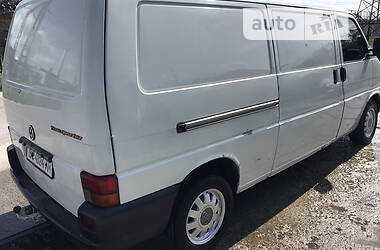 Грузовой фургон Volkswagen Transporter 2001 в 