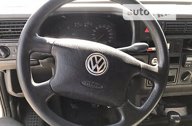 Грузовой фургон Volkswagen Transporter 2001 в 