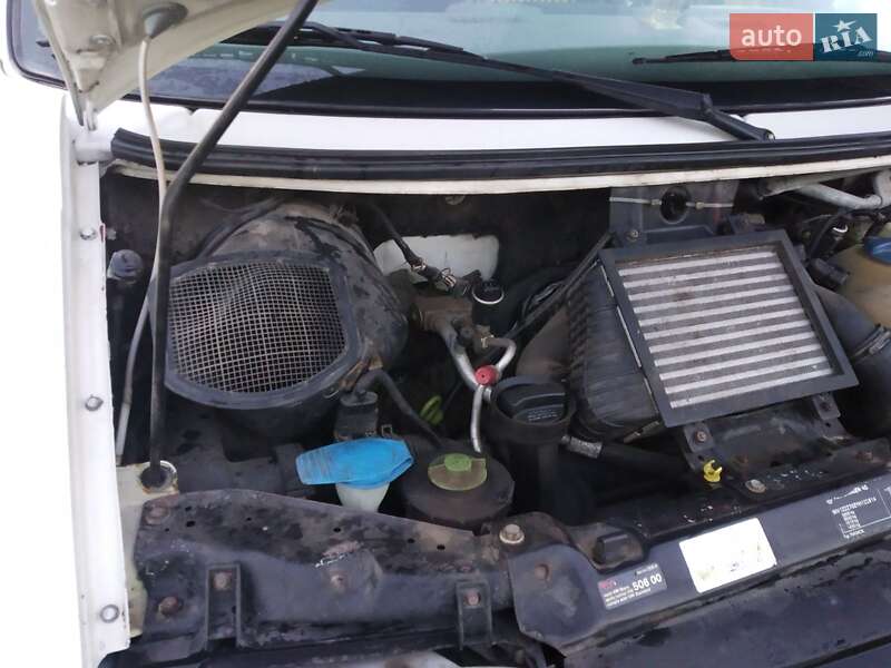 Мінівен Volkswagen Transporter 2000 в Луцьку