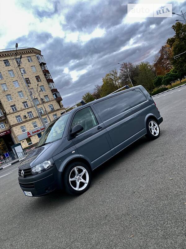 Грузовой фургон Volkswagen Transporter 2014 в 