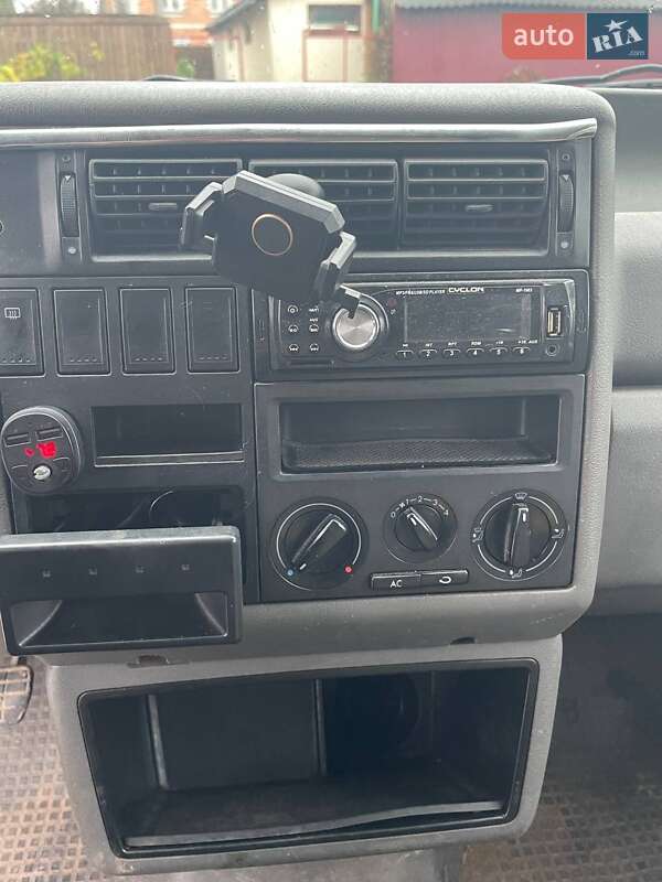 Минивэн Volkswagen Transporter 2003 в Ровно