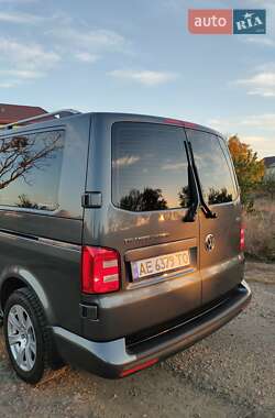 Минивэн Volkswagen Transporter 2016 в 