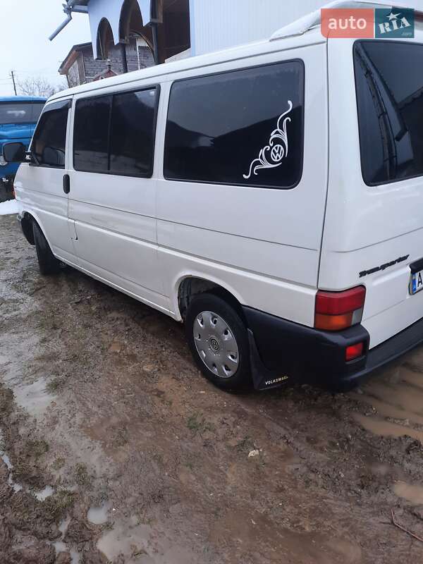 Минивэн Volkswagen Transporter 2001 в Надворной