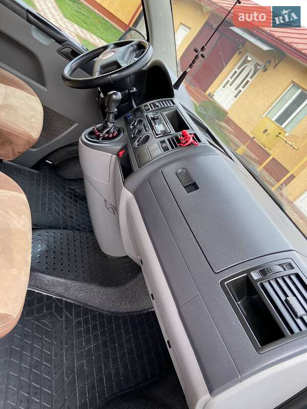 Минивэн Volkswagen Transporter 2004 в Черновцах