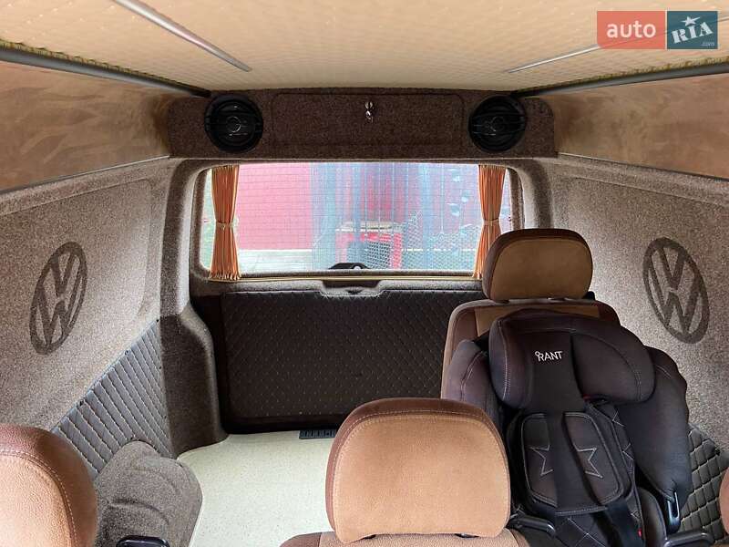 Минивэн Volkswagen Transporter 2004 в Черновцах