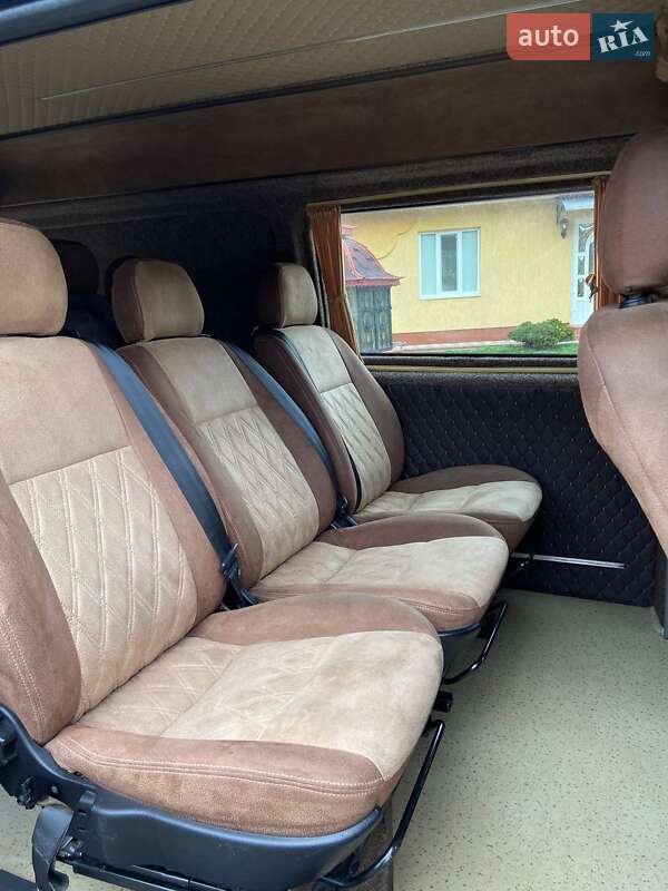 Минивэн Volkswagen Transporter 2004 в Черновцах