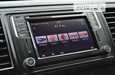 Минивэн Volkswagen Transporter 2019 в 