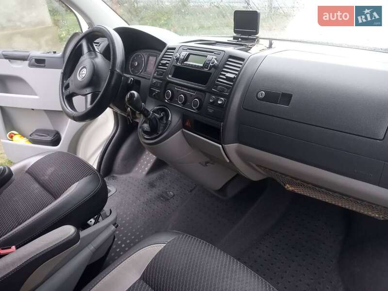 Мінівен Volkswagen Transporter 2009 в Новій Ушиці