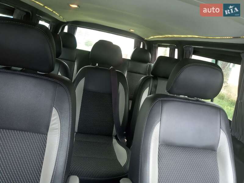 Мінівен Volkswagen Transporter 2009 в Новій Ушиці