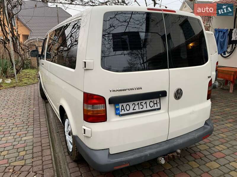 Минивэн Volkswagen Transporter 2006 в Тячеве