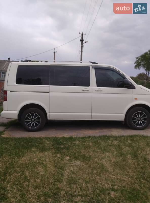 Минивэн Volkswagen Transporter 2007 в Краснограде