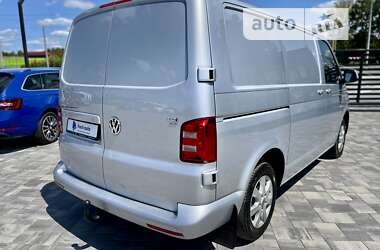 Минивэн Volkswagen Transporter 2018 в 