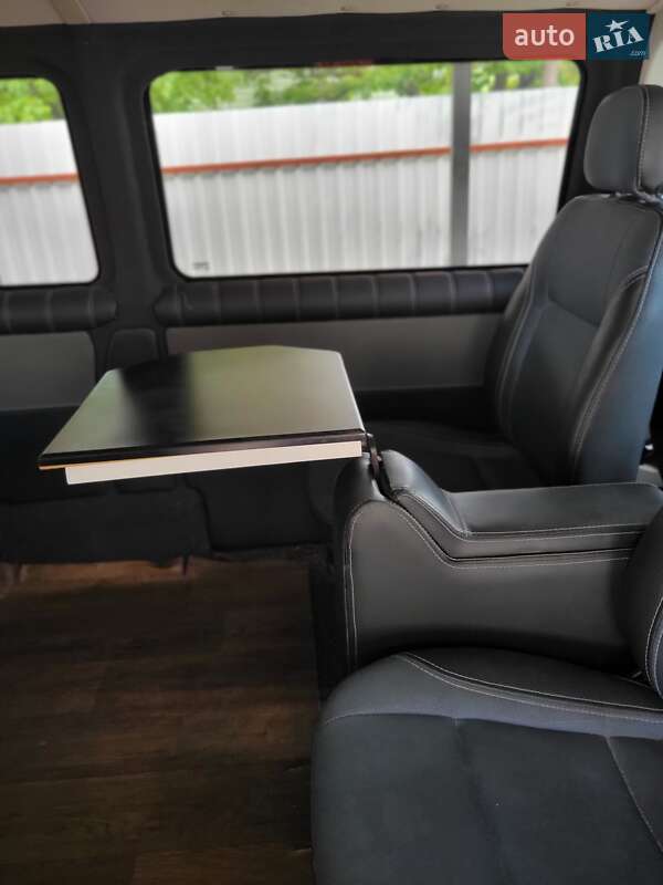 Минивэн Volkswagen Transporter 2008 в Коростышеве