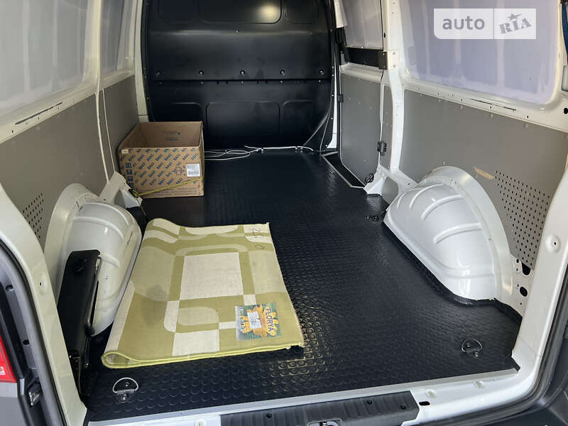 Грузовой фургон Volkswagen Transporter 2017 в Умани
