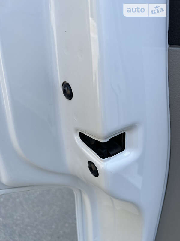 Грузовой фургон Volkswagen Transporter 2017 в Умани