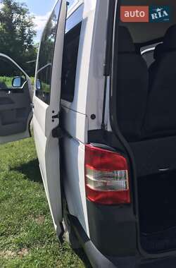 Минивэн Volkswagen Transporter 2015 в 