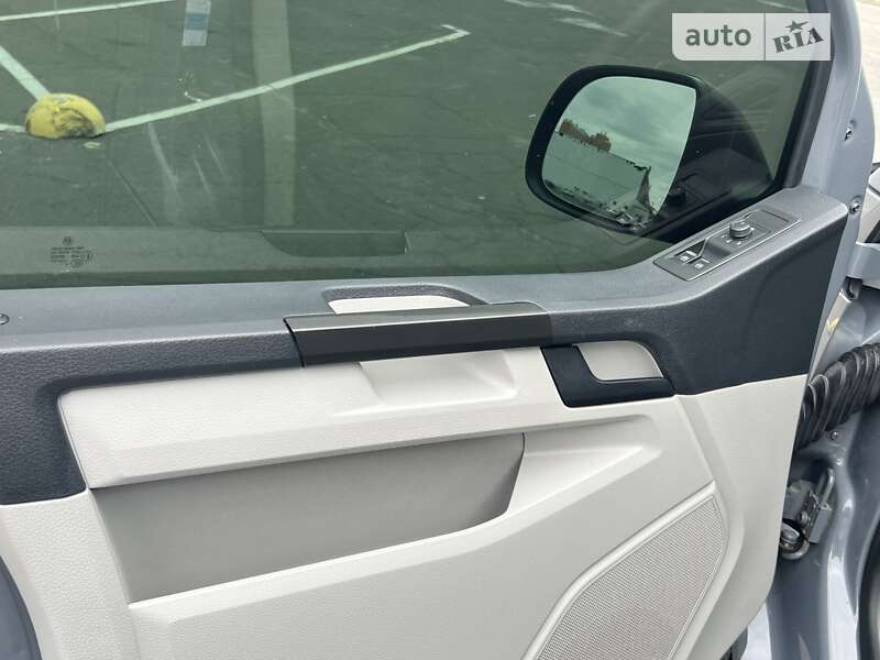 Вантажний фургон Volkswagen Transporter 2019 в Одесі