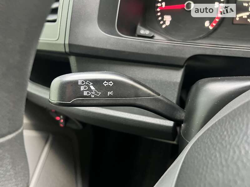 Вантажний фургон Volkswagen Transporter 2019 в Одесі