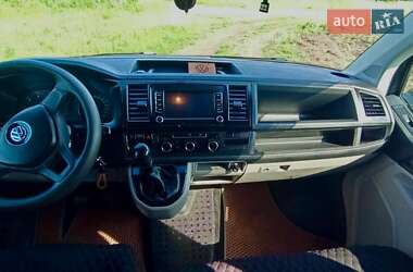 Минивэн Volkswagen Transporter 2017 в 
