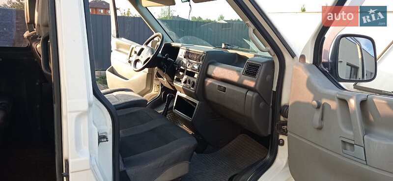 Минивэн Volkswagen Transporter 2000 в Луцке