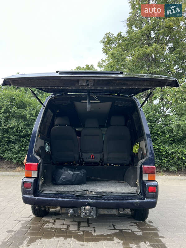 Минивэн Volkswagen Transporter 2003 в Глыбокой