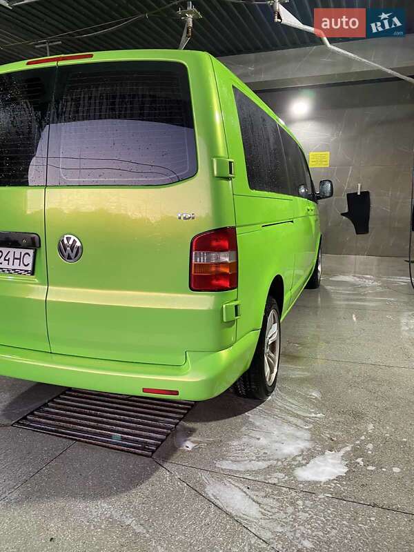 Минивэн Volkswagen Transporter 2009 в Рахове