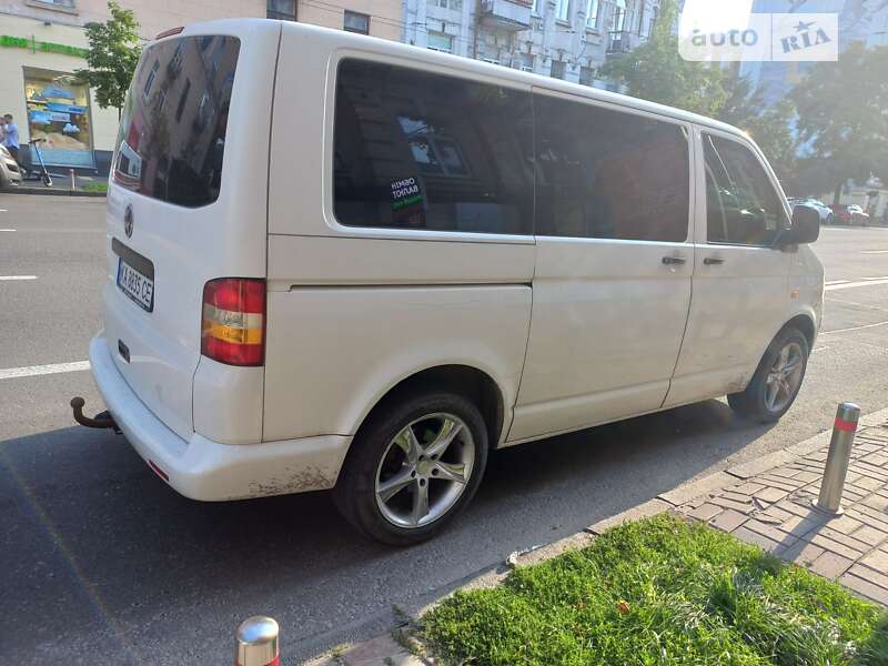 Вантажопасажирський фургон Volkswagen Transporter 2006 в 