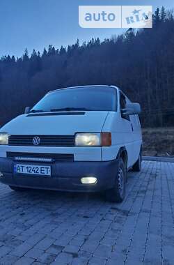 Грузовой фургон Volkswagen Transporter 2001 в Яремче