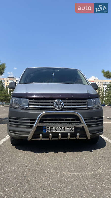 Минивэн Volkswagen Transporter 2016 в 