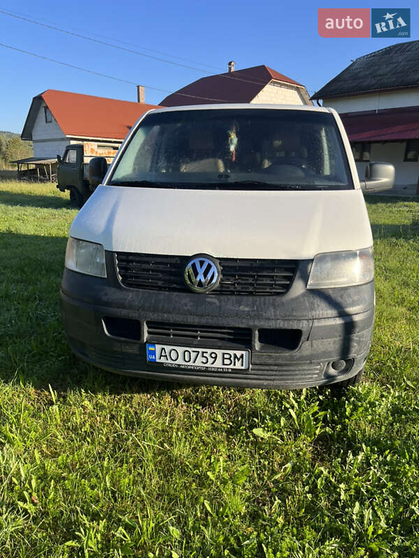 Минивэн Volkswagen Transporter 2008 в Тячеве