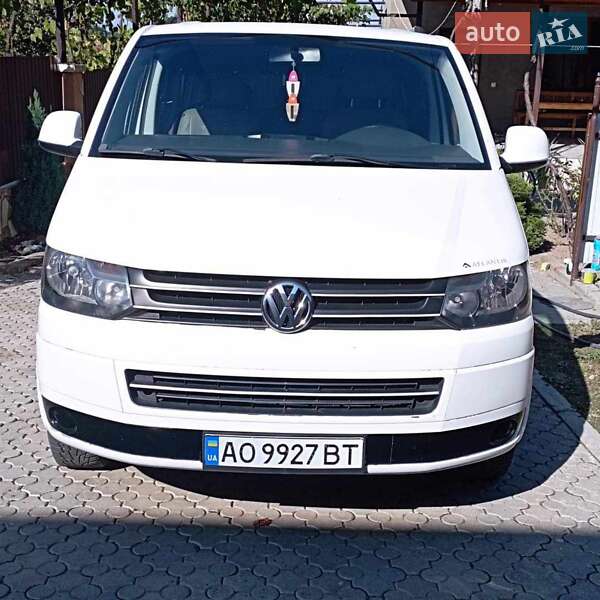 Минивэн Volkswagen Transporter 2010 в Берегово