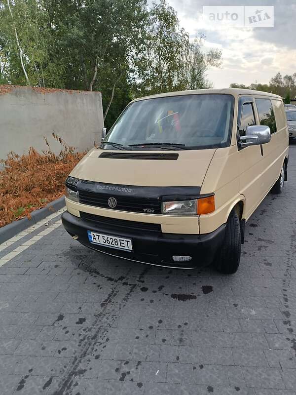 Минивэн Volkswagen Transporter 2002 в Надворной