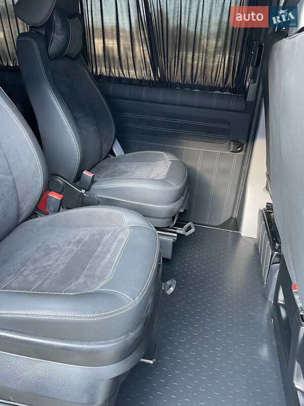 Минивэн Volkswagen Transporter 2016 в Ромнах