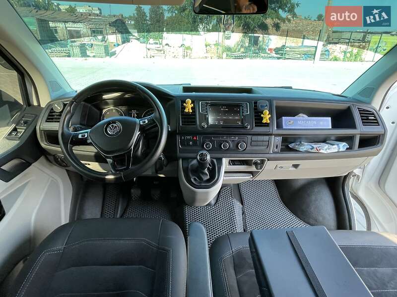 Минивэн Volkswagen Transporter 2016 в Ромнах