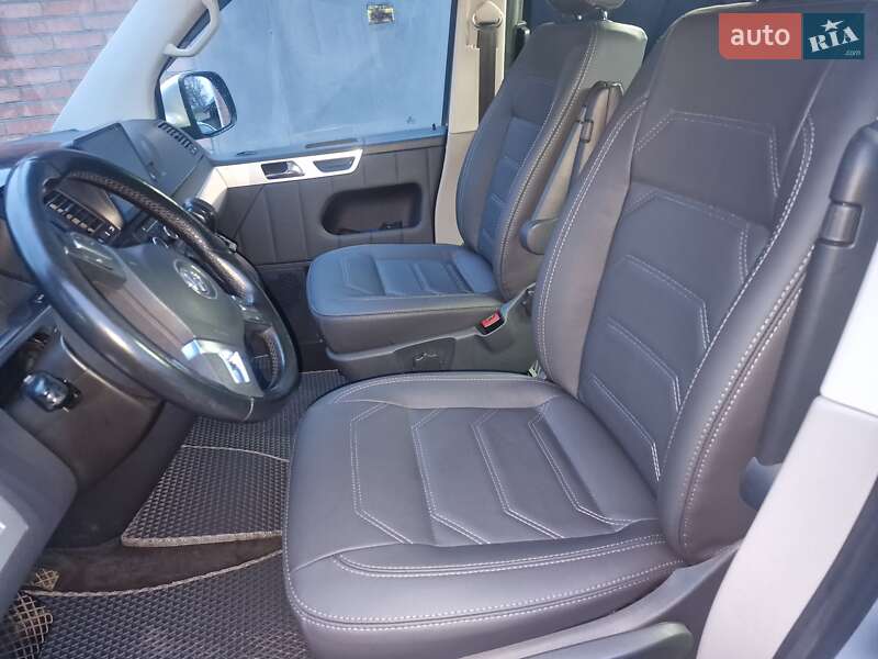 Грузопассажирский фургон Volkswagen Transporter 2011 в Бердичеве