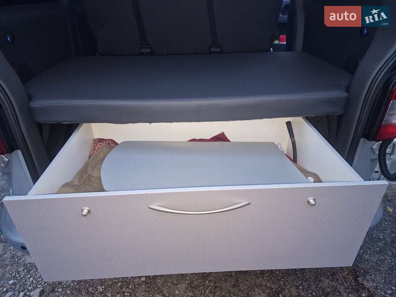 Грузопассажирский фургон Volkswagen Transporter 2011 в Бердичеве