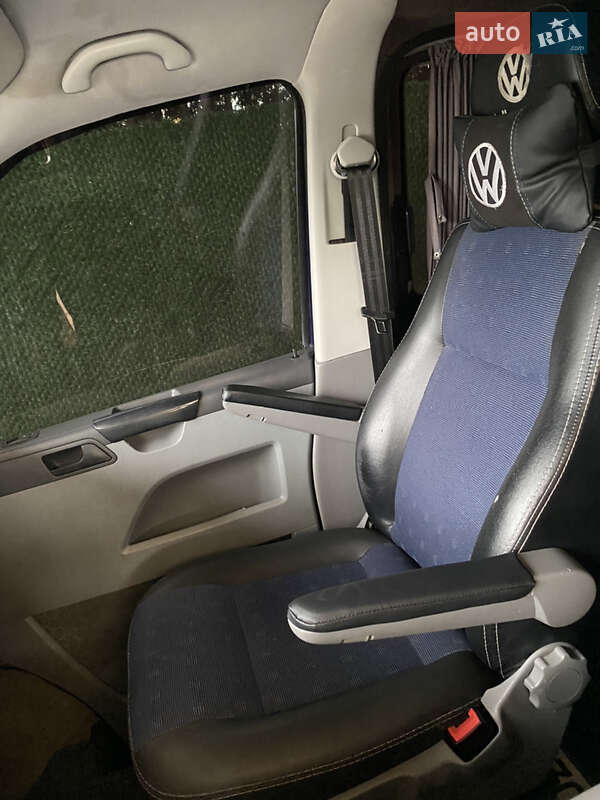 Минивэн Volkswagen Transporter 2006 в Днепре
