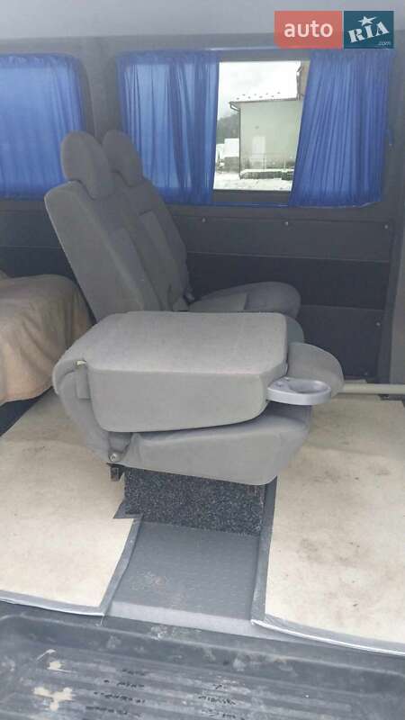 Мінівен Volkswagen Transporter 2009 в Долині