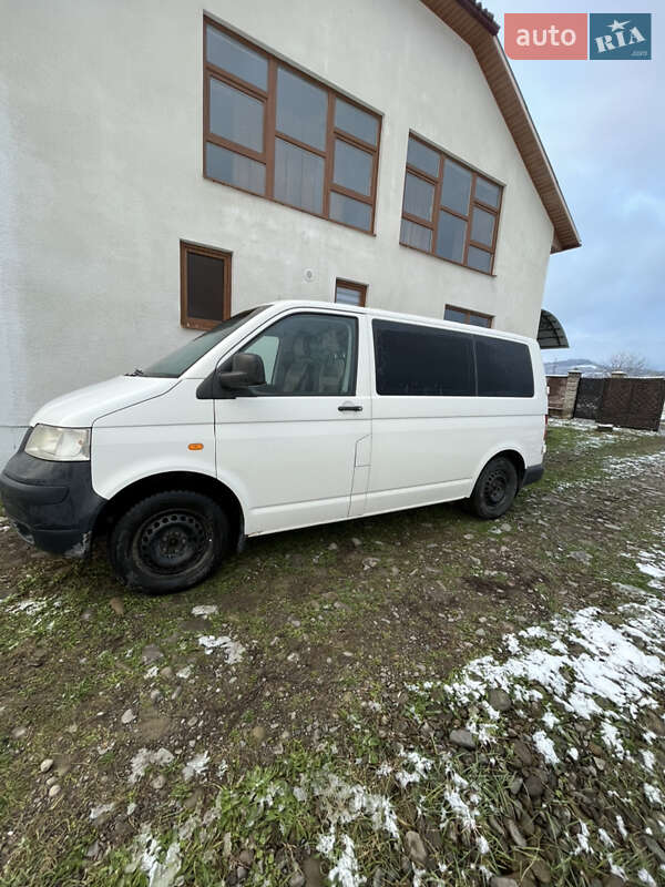 Минивэн Volkswagen Transporter 2008 в Тячеве