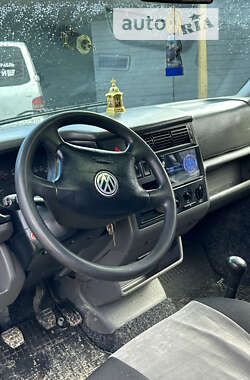 Грузовой фургон Volkswagen Transporter 1999 в Верховине