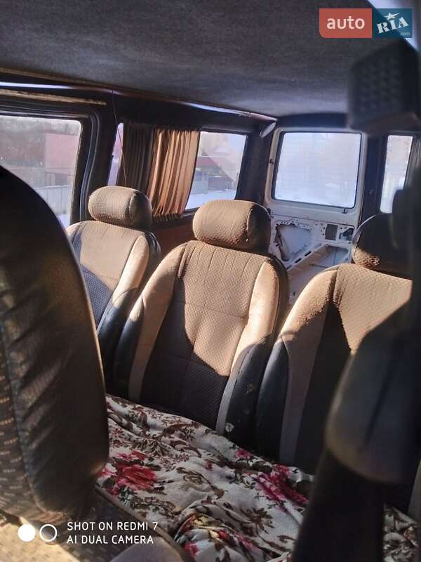 Грузопассажирский фургон Volkswagen Transporter 2000 в Рахове