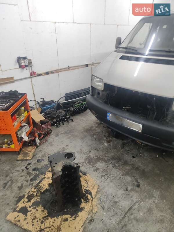 Минивэн Volkswagen Transporter 1996 в Краматорске