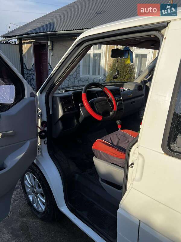 Минивэн Volkswagen Transporter 1997 в Городенке