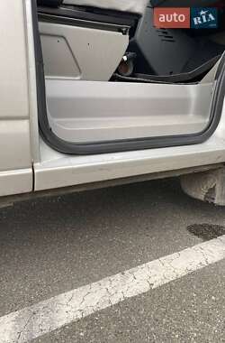 Мінівен Volkswagen Transporter 2002 в 