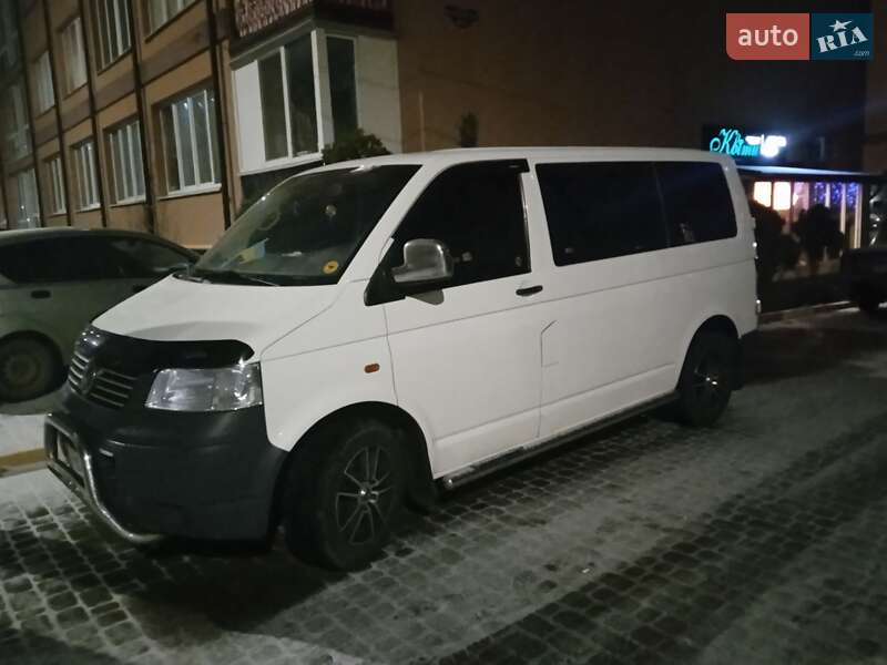 Минивэн Volkswagen Transporter 2004 в Богуславе