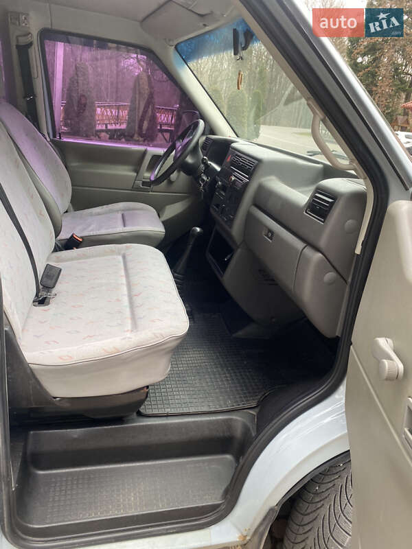 Минивэн Volkswagen Transporter 2003 в Дрогобыче